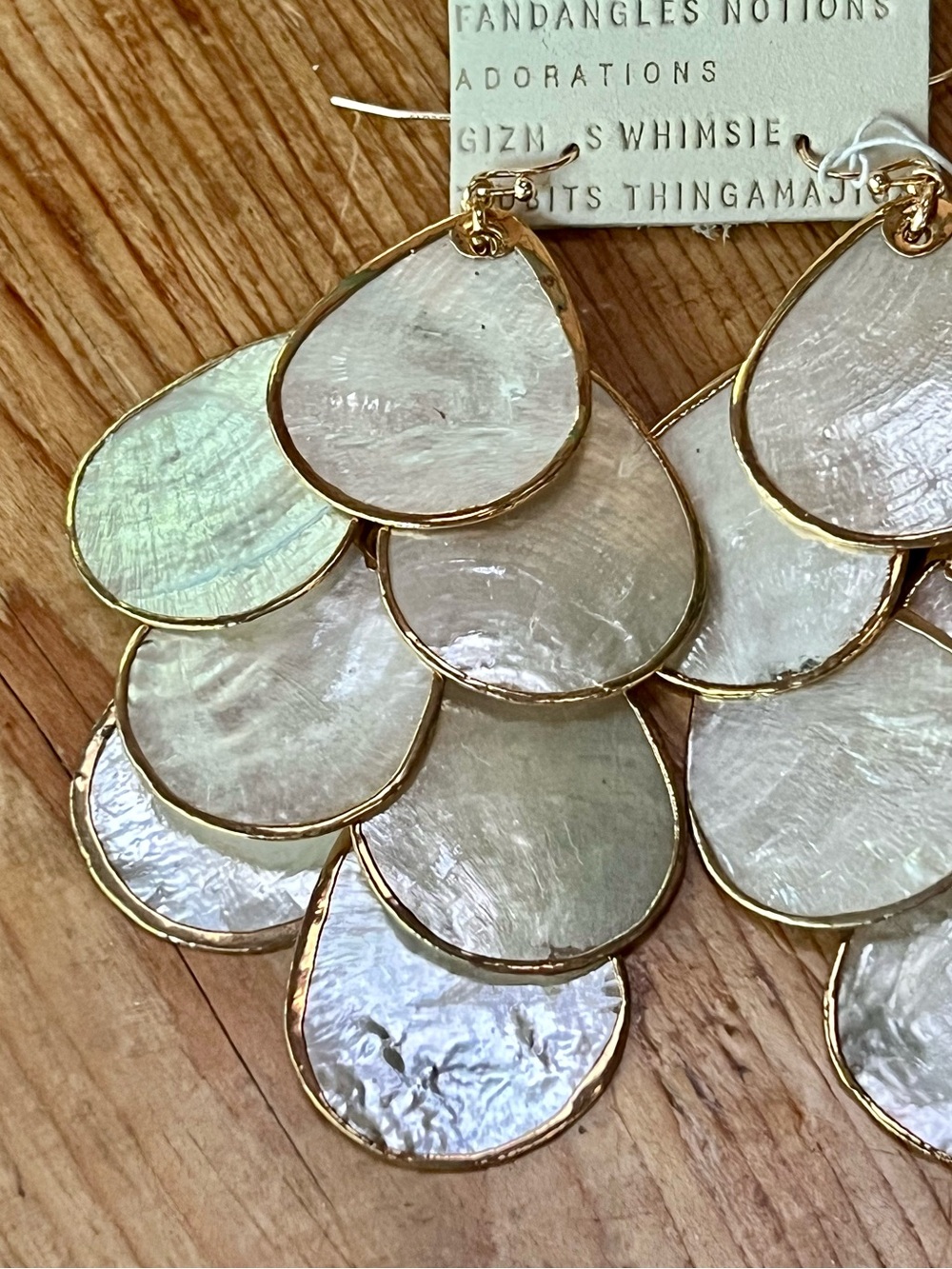 πΊπHPππΊ NWT Anthropologie Mother of Pearl Shell Chandeliers - Picture 11 of 14